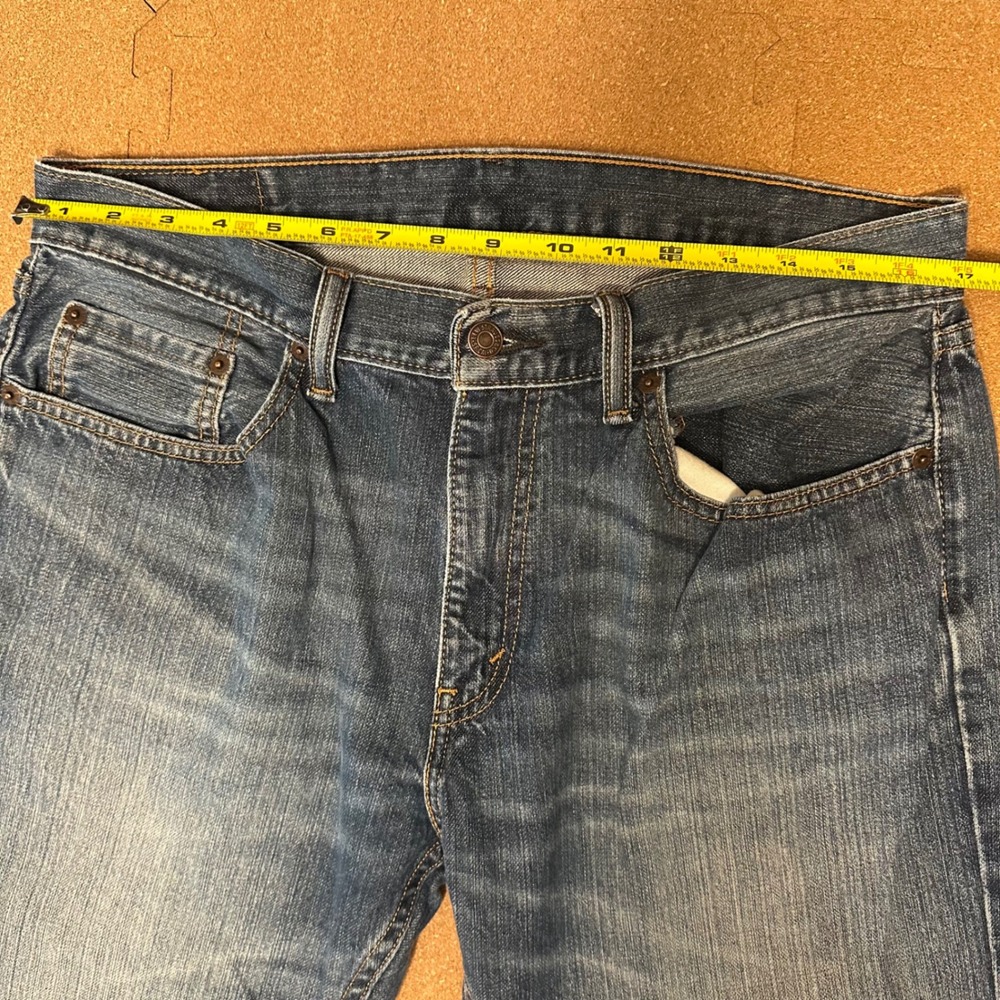 Levi's 559 Relaxed Straight Jeans Mens 34x32 Blue Denim Medium Wash Casual - Picture 4 of 7